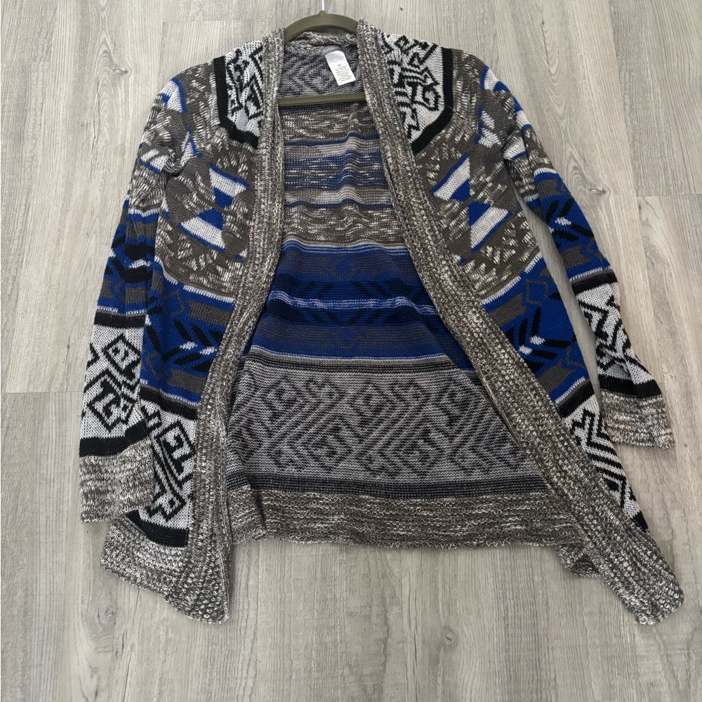 Gray and blue patterned cardigan